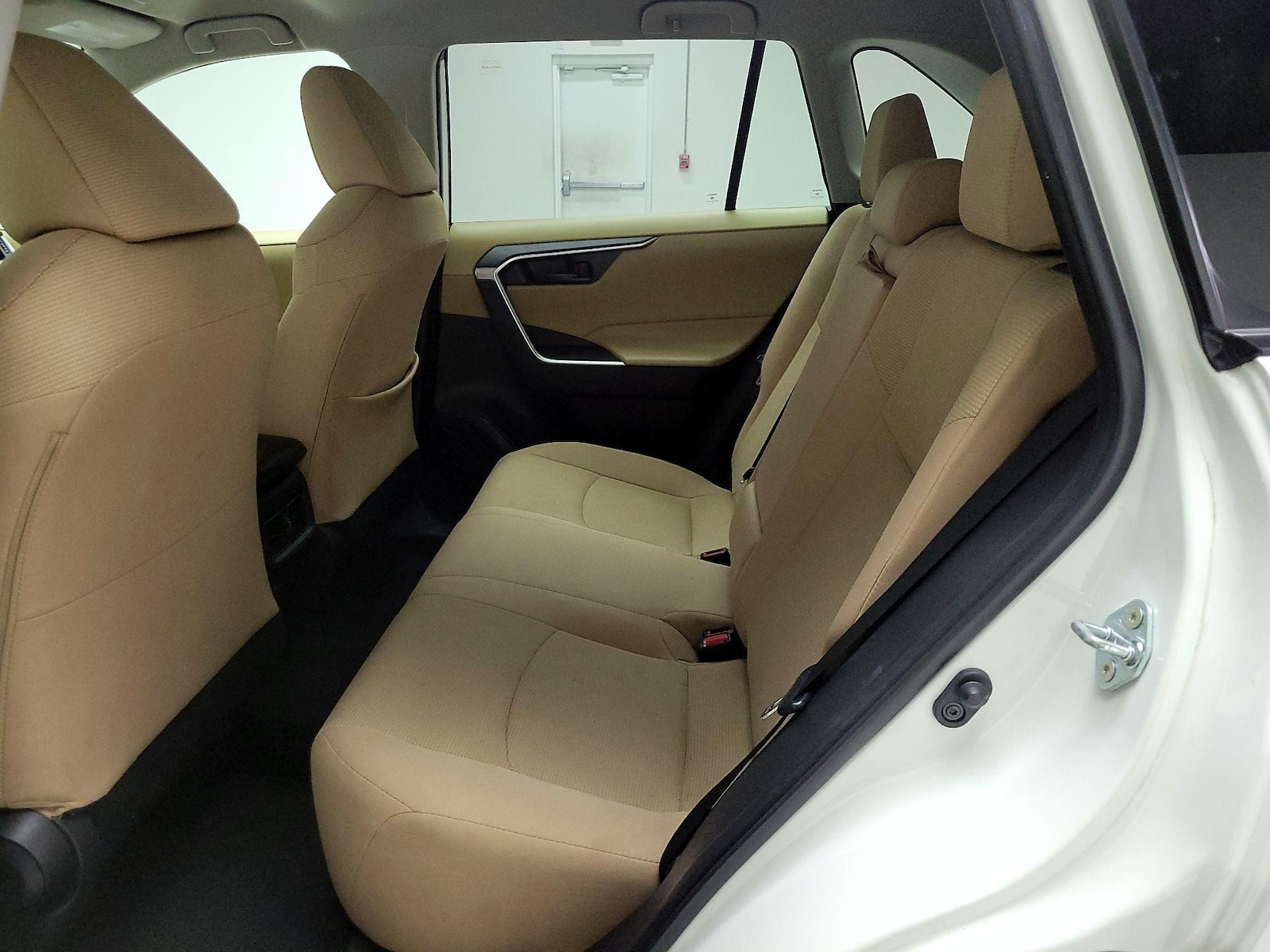 2025 Toyota RAV4 LE - Photo 20