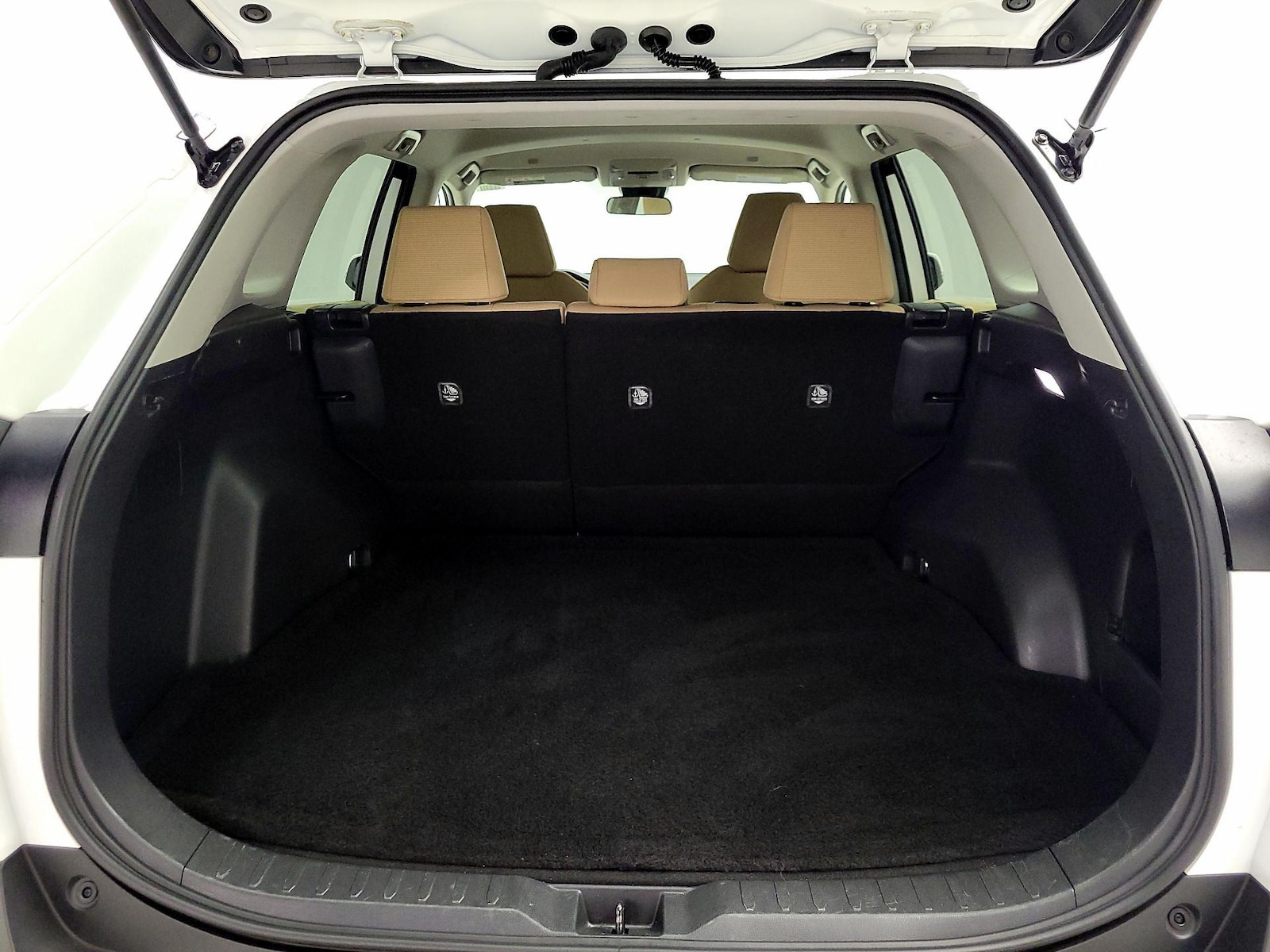 2025 Toyota RAV4 LE - Photo 21