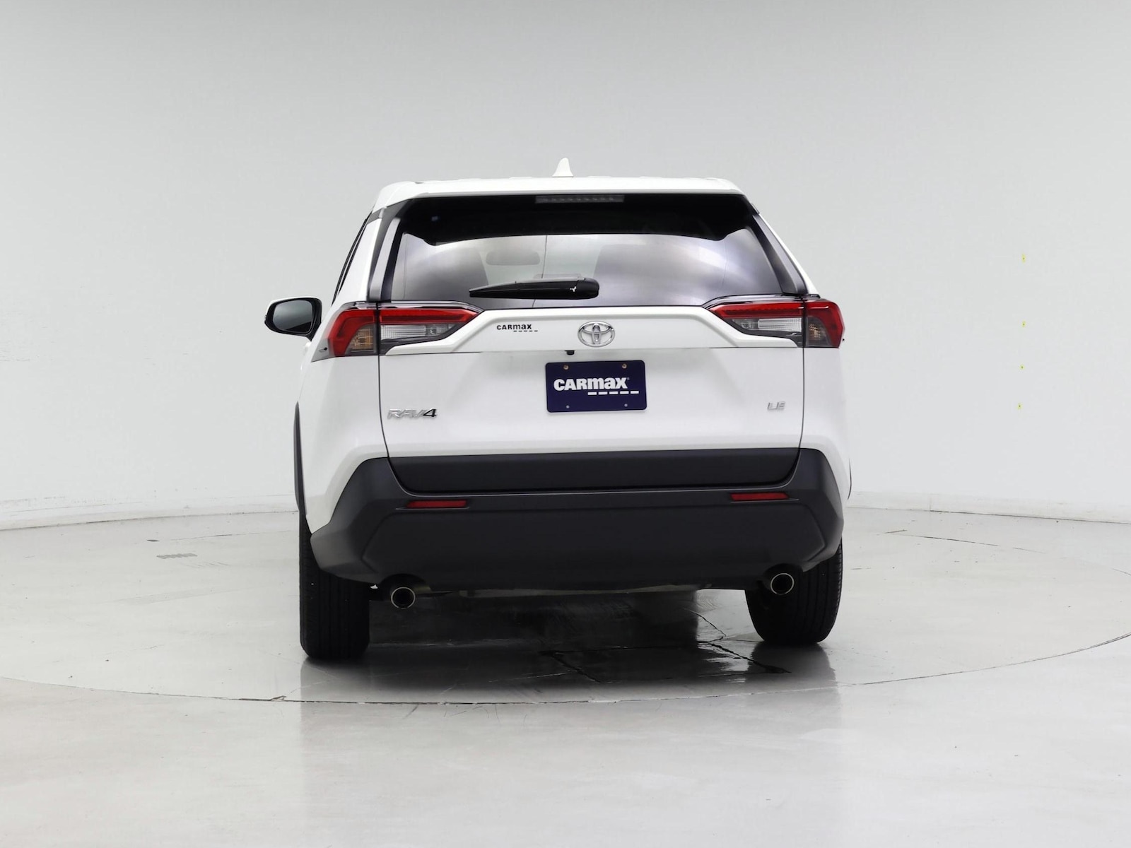 2025 Toyota RAV4 LE - Photo 7
