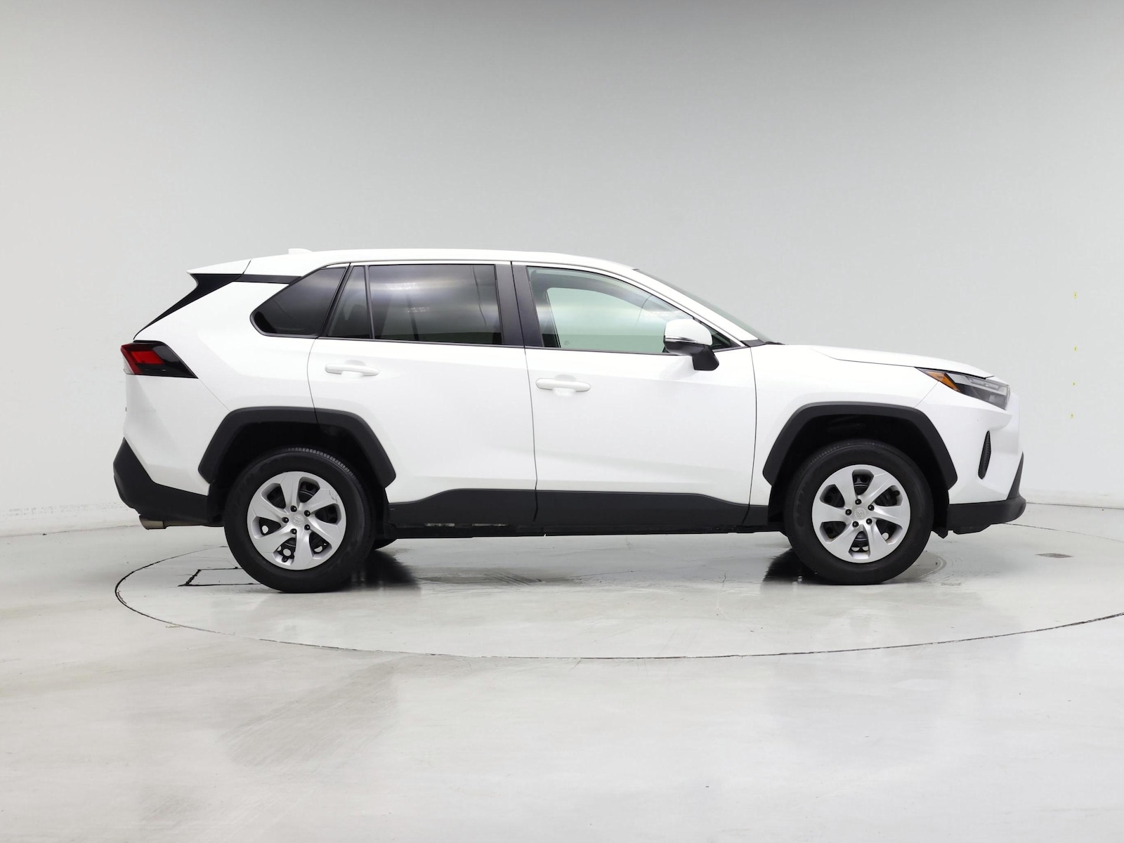 2025 Toyota RAV4 LE - Photo 8