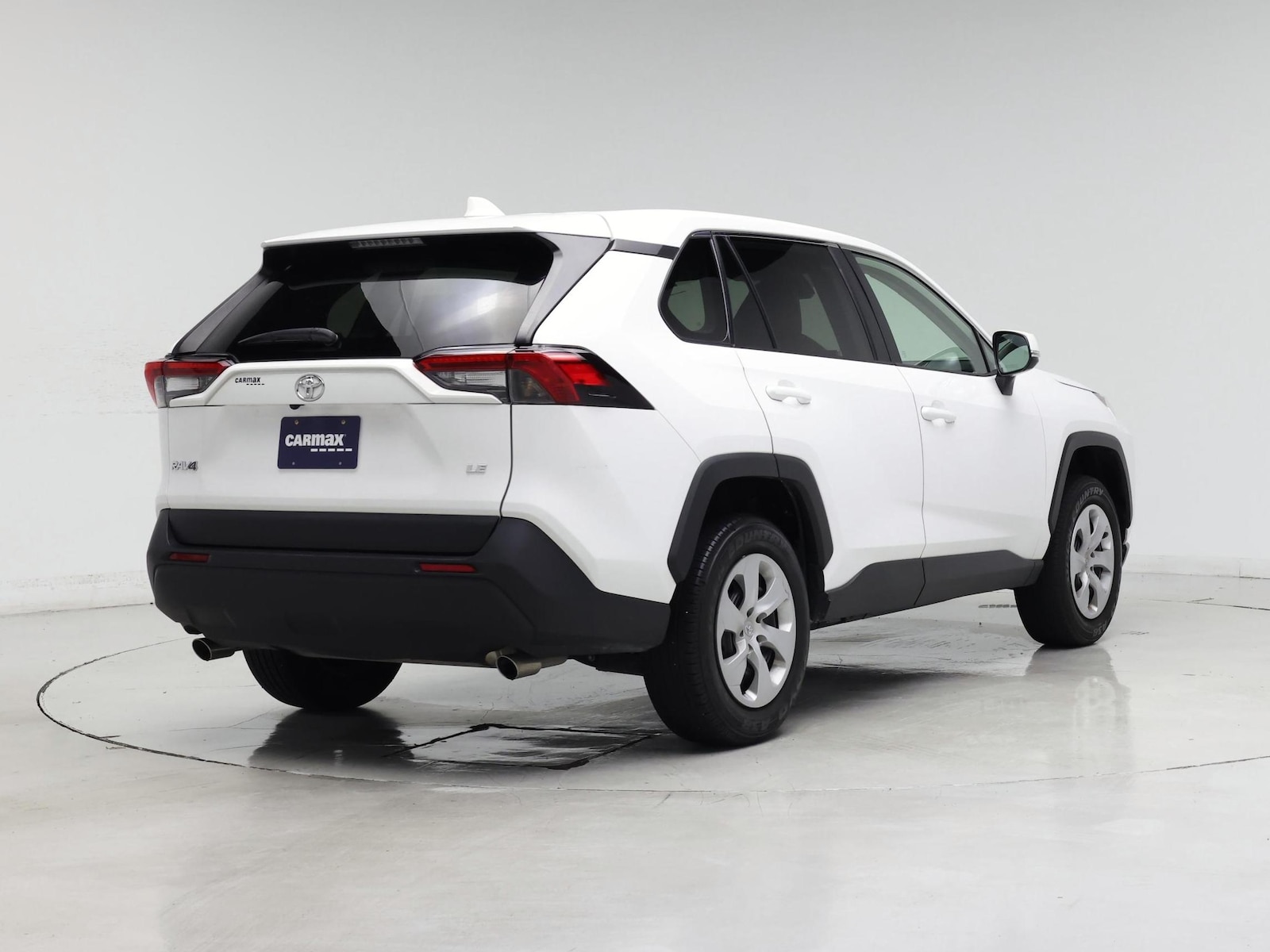 2025 Toyota RAV4 LE - Photo 9