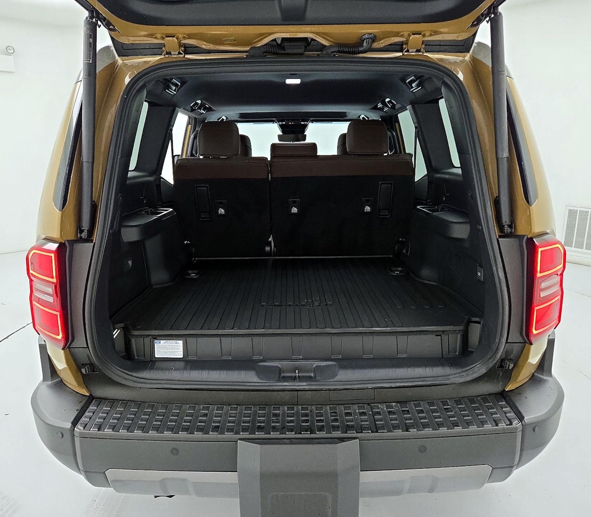 Trunk/Cargo (Seats Up)