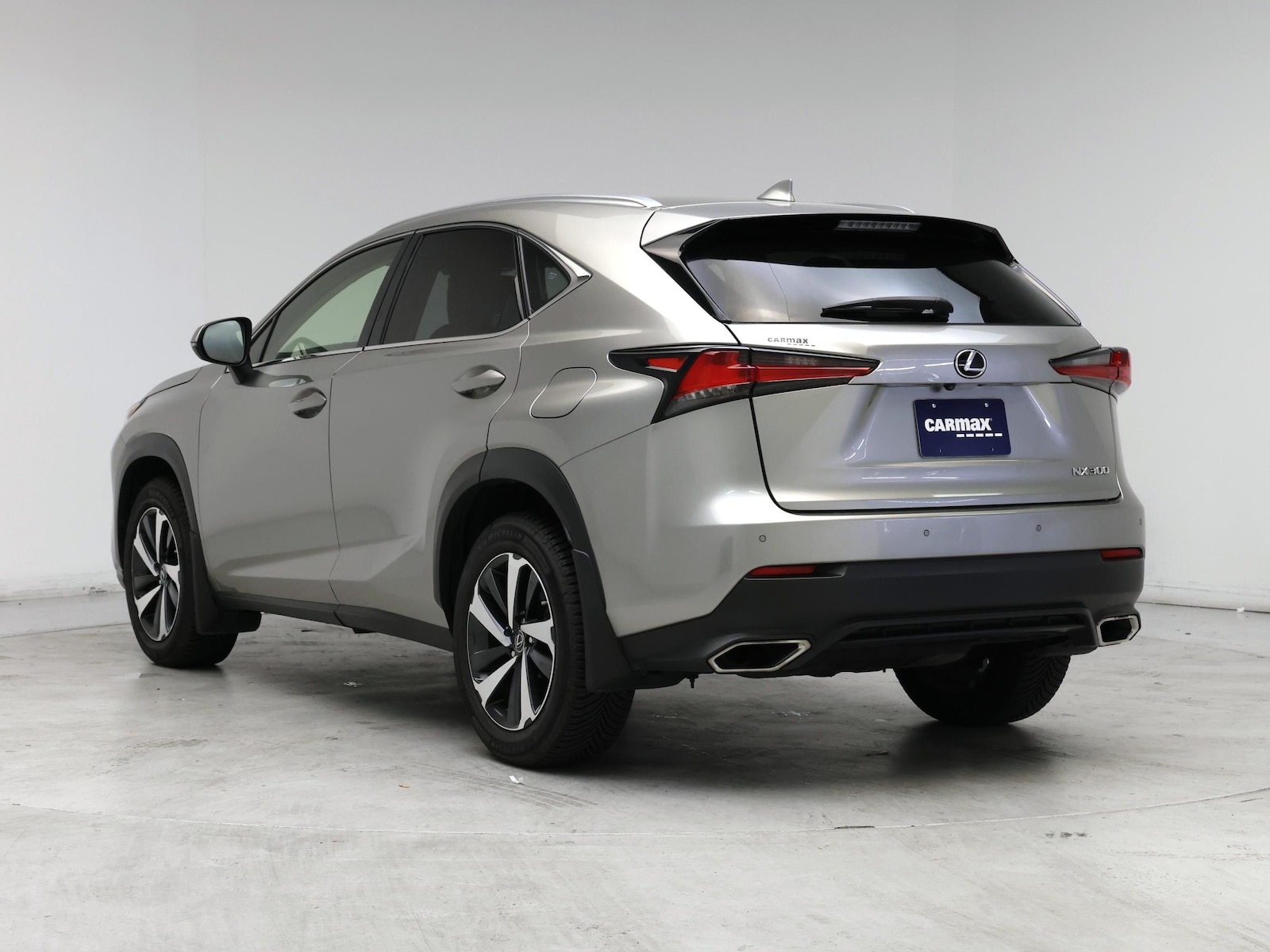 2021 Lexus NX 300 - Photo 3