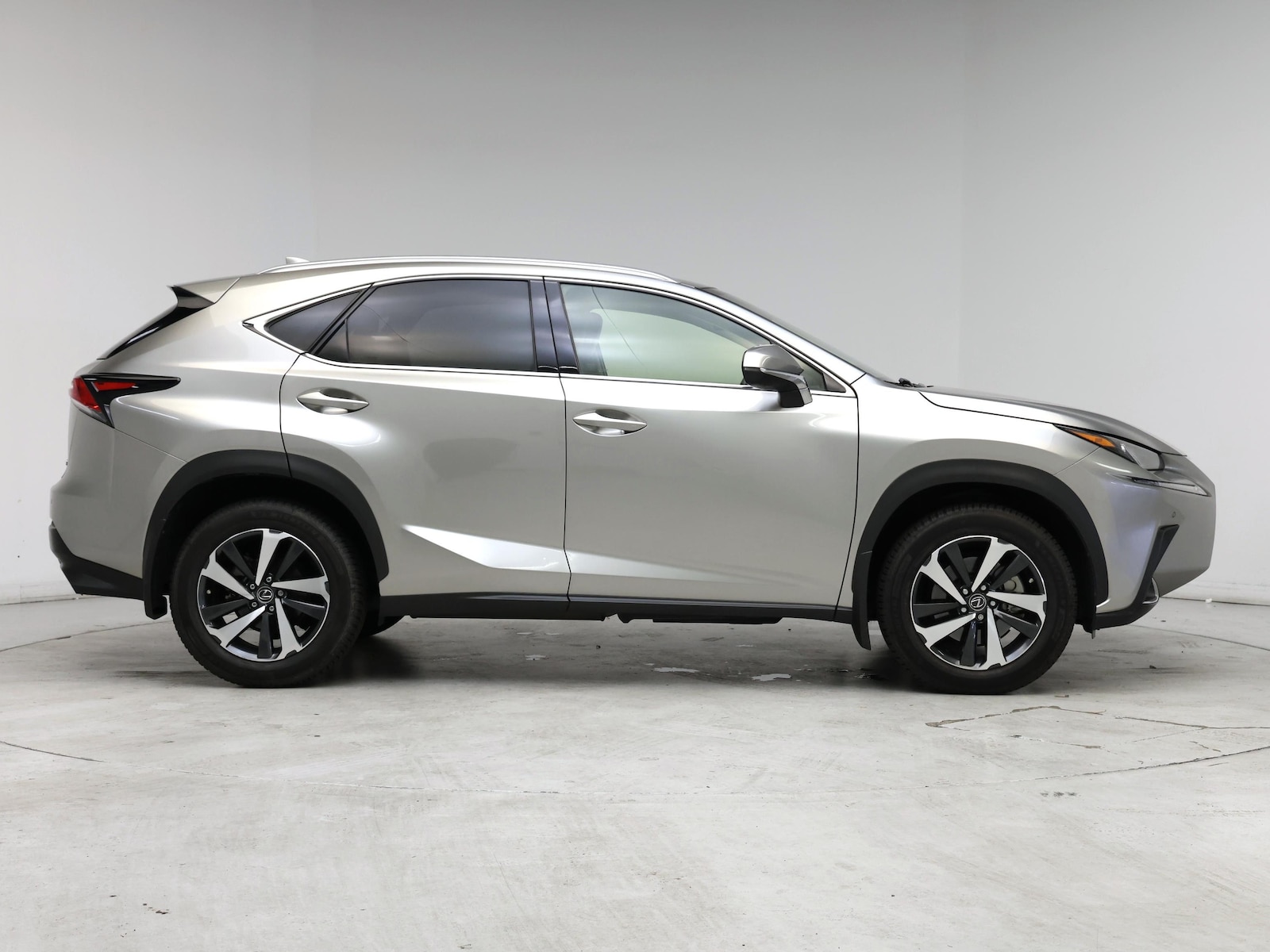 2021 Lexus NX 300 - Photo 8
