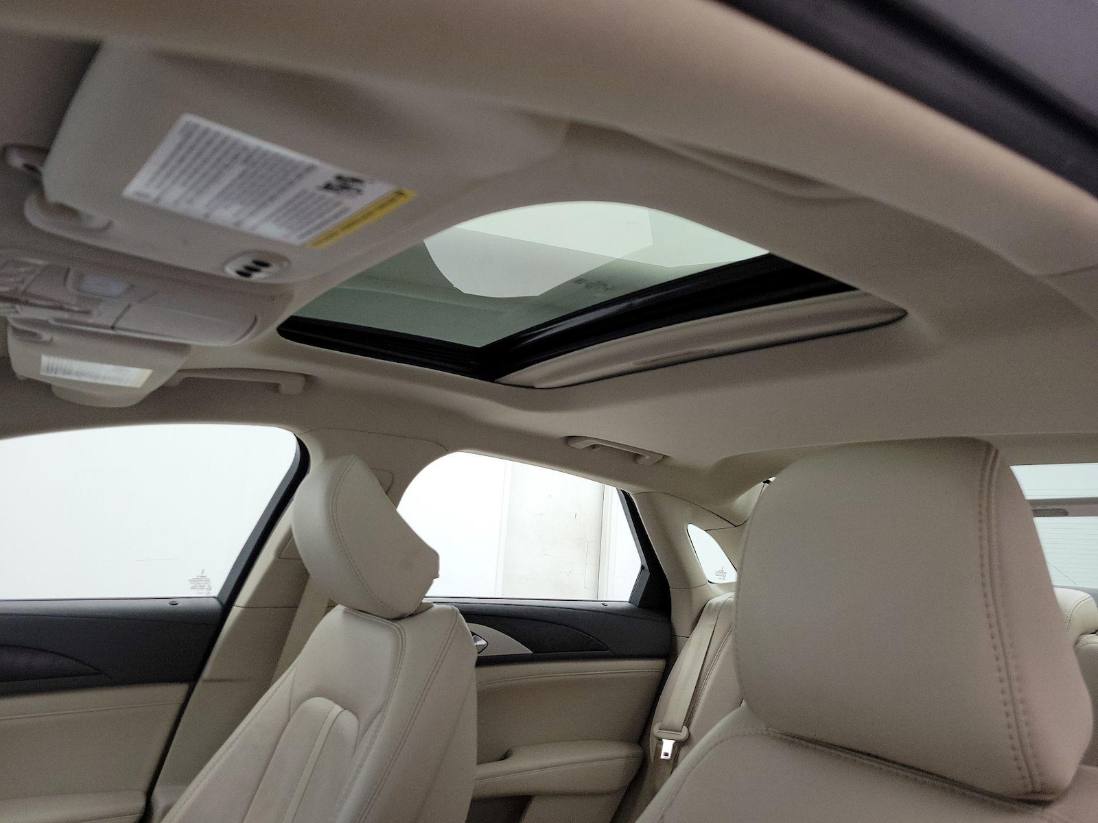 Sunroof(s) & Overhead Airbags