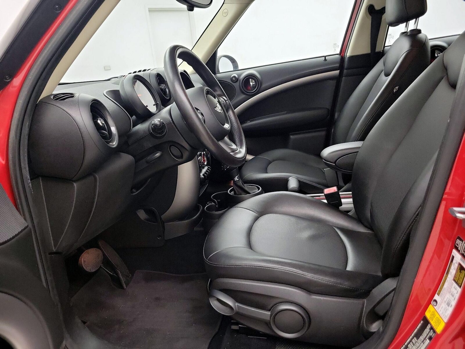 Side Airbags & Leatherette Seats