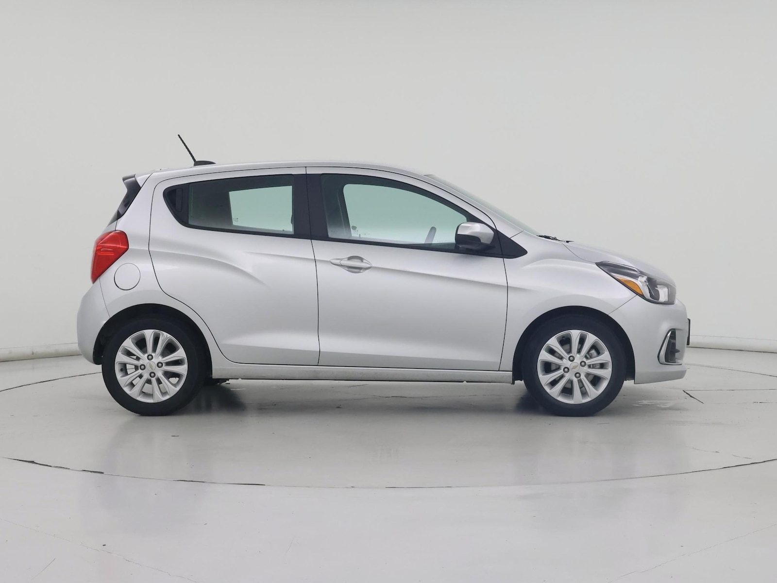 2017 Chevrolet Spark 1LT - Photo 8