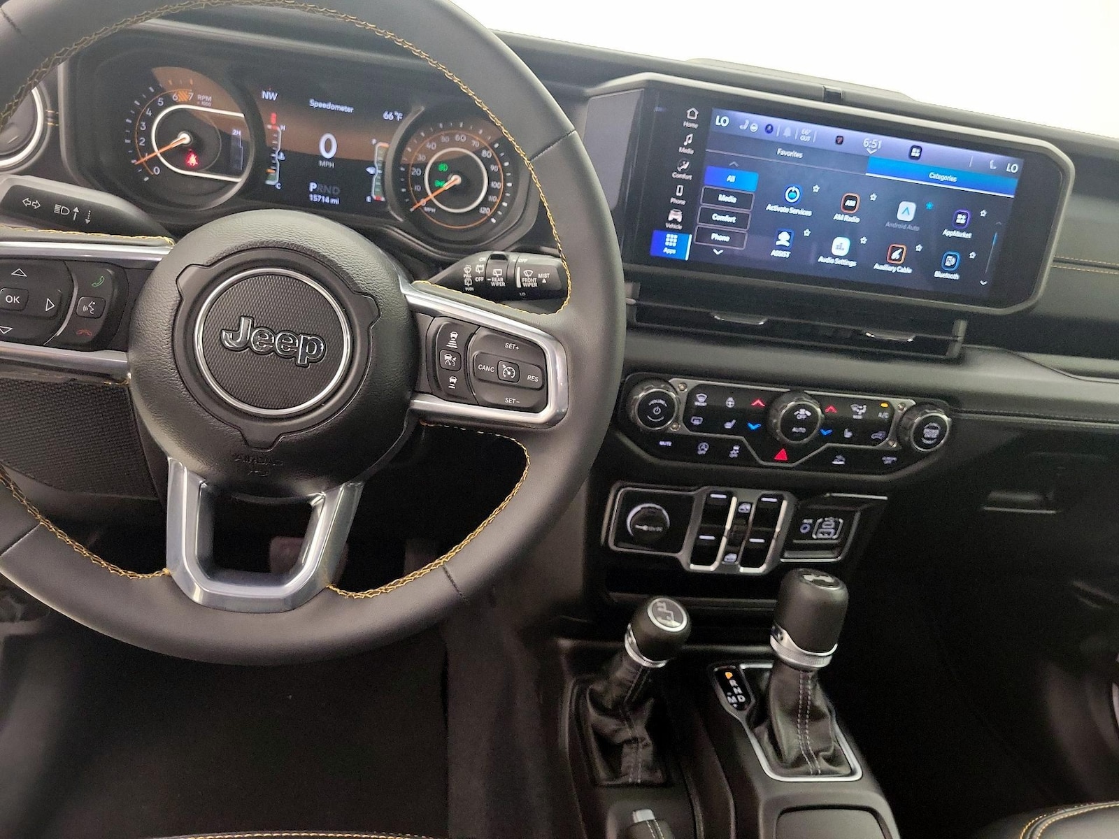 Apple CarPlay® & Android Auto™
