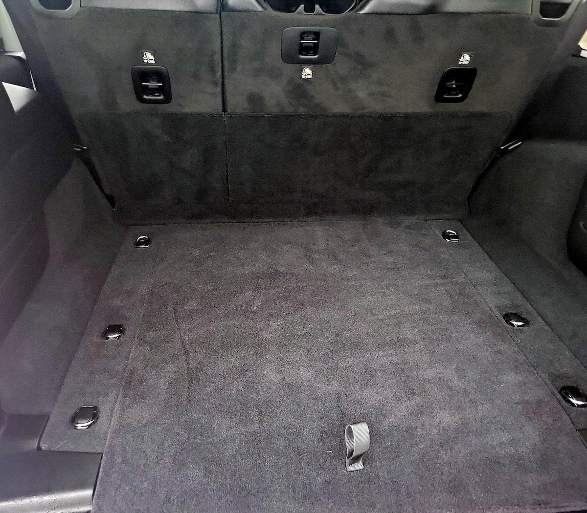 Trunk/Cargo (Seats Up)