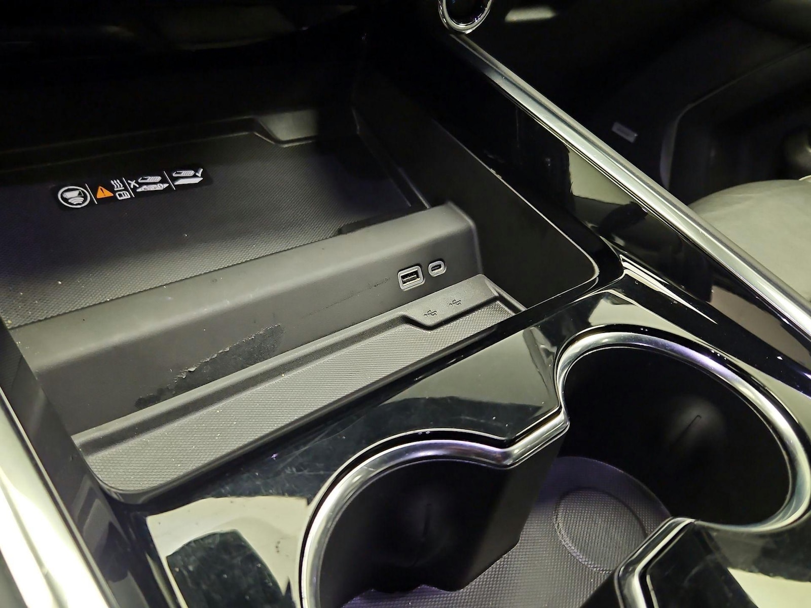 2025 Chevrolet Suburban LT - Photo 19