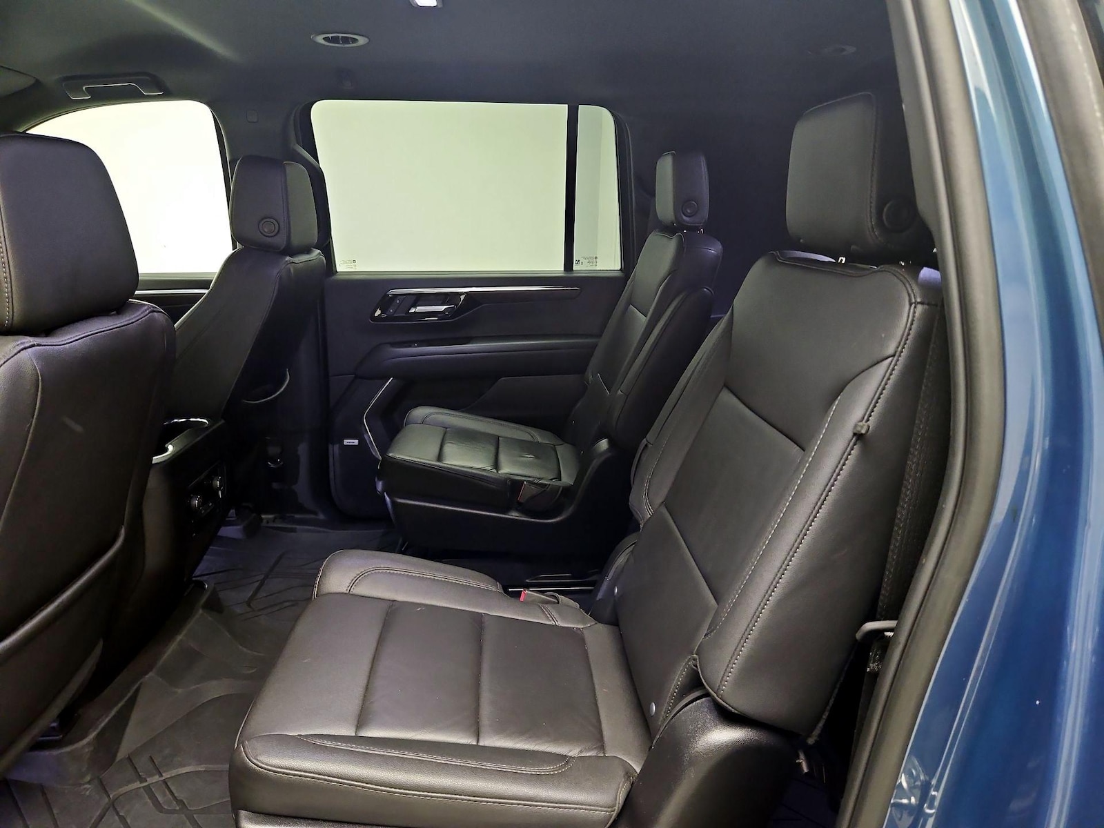 2025 Chevrolet Suburban LT - Photo 20