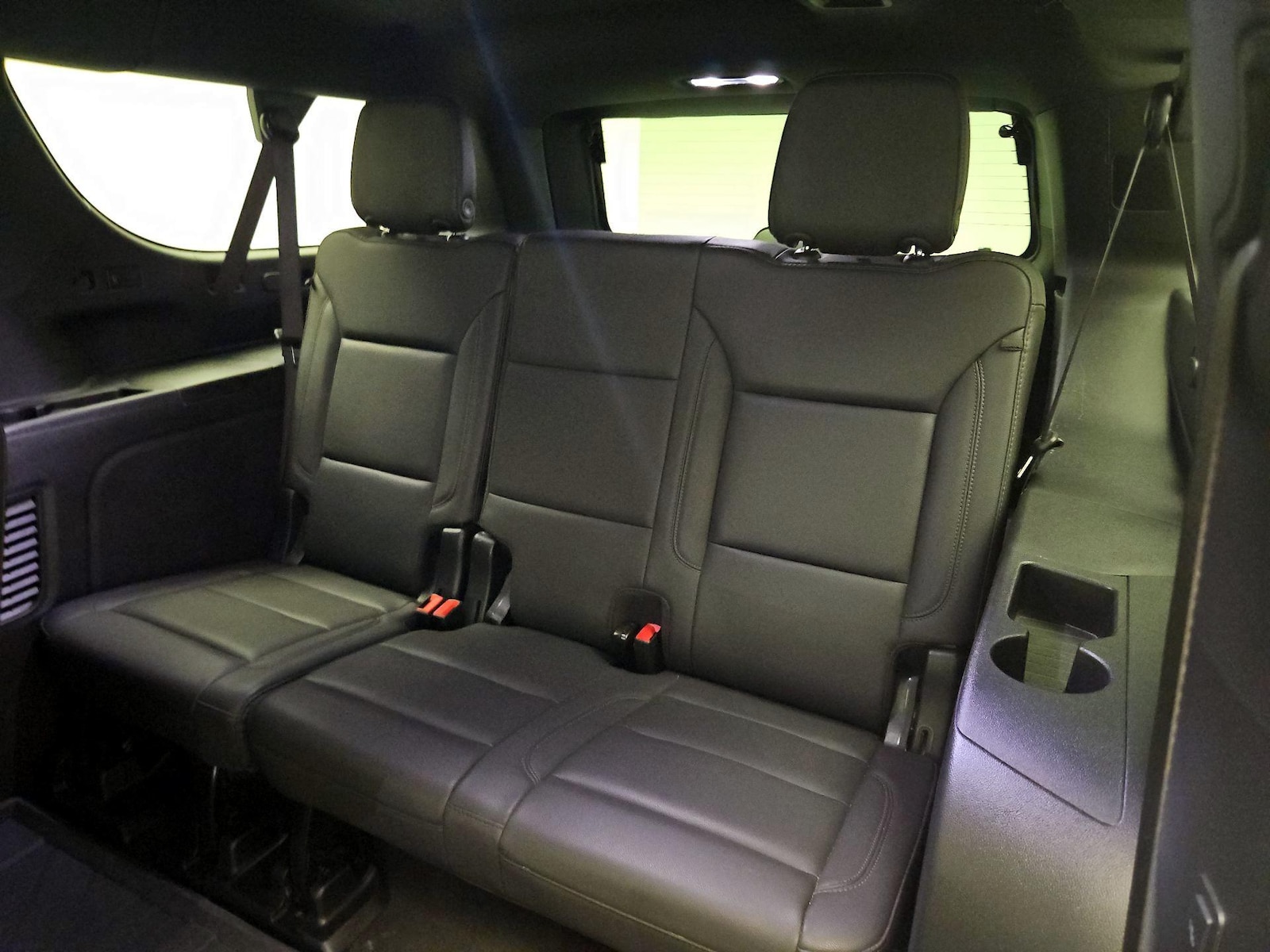 2025 Chevrolet Suburban LT - Photo 21