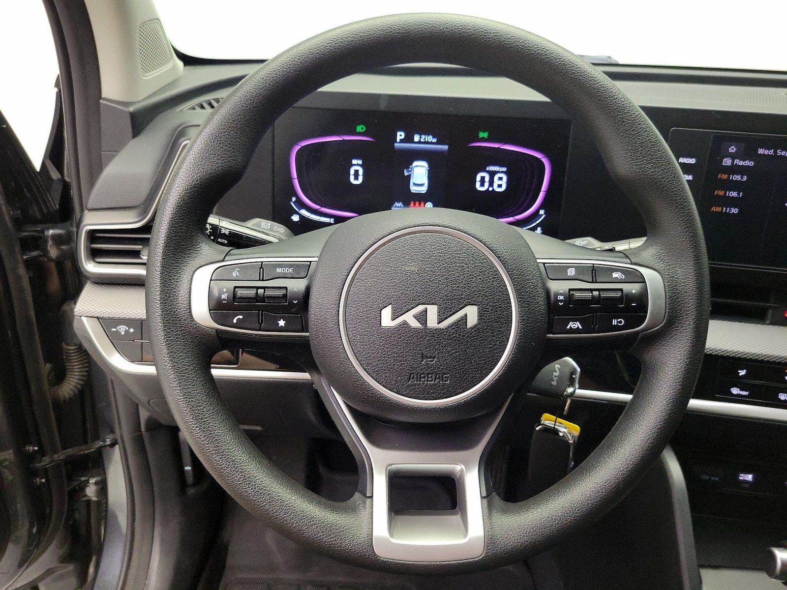 2023 Kia Sportage LX - Photo 11