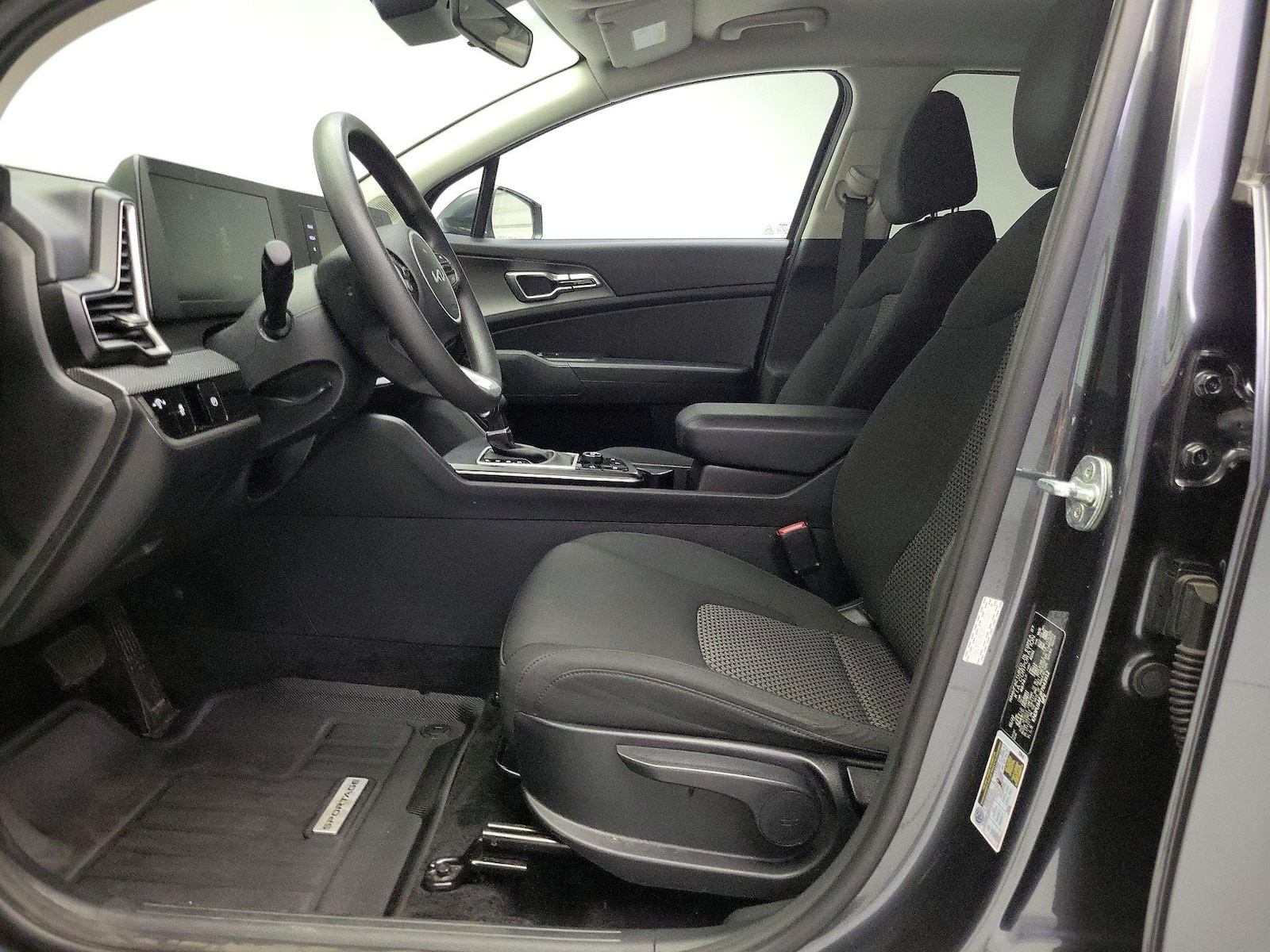 2023 Kia Sportage LX - Photo 12