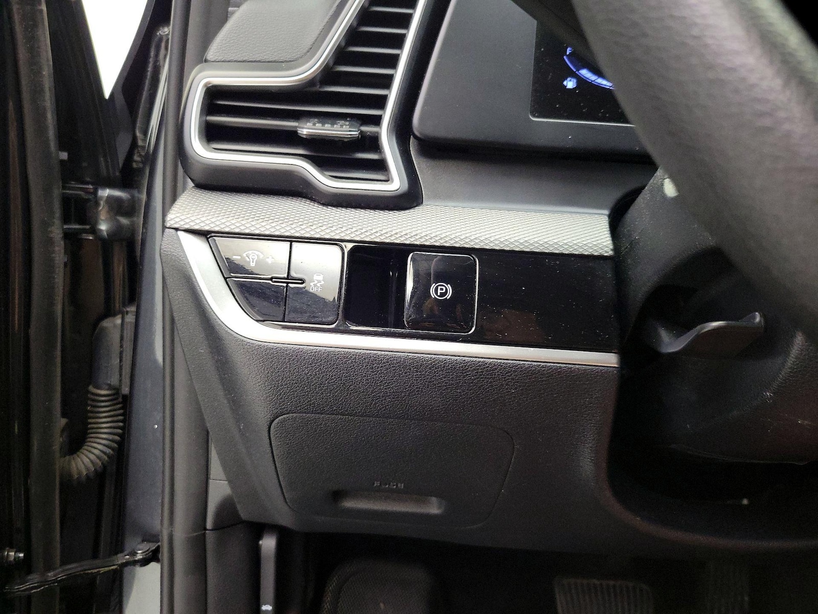 2023 Kia Sportage LX - Photo 14