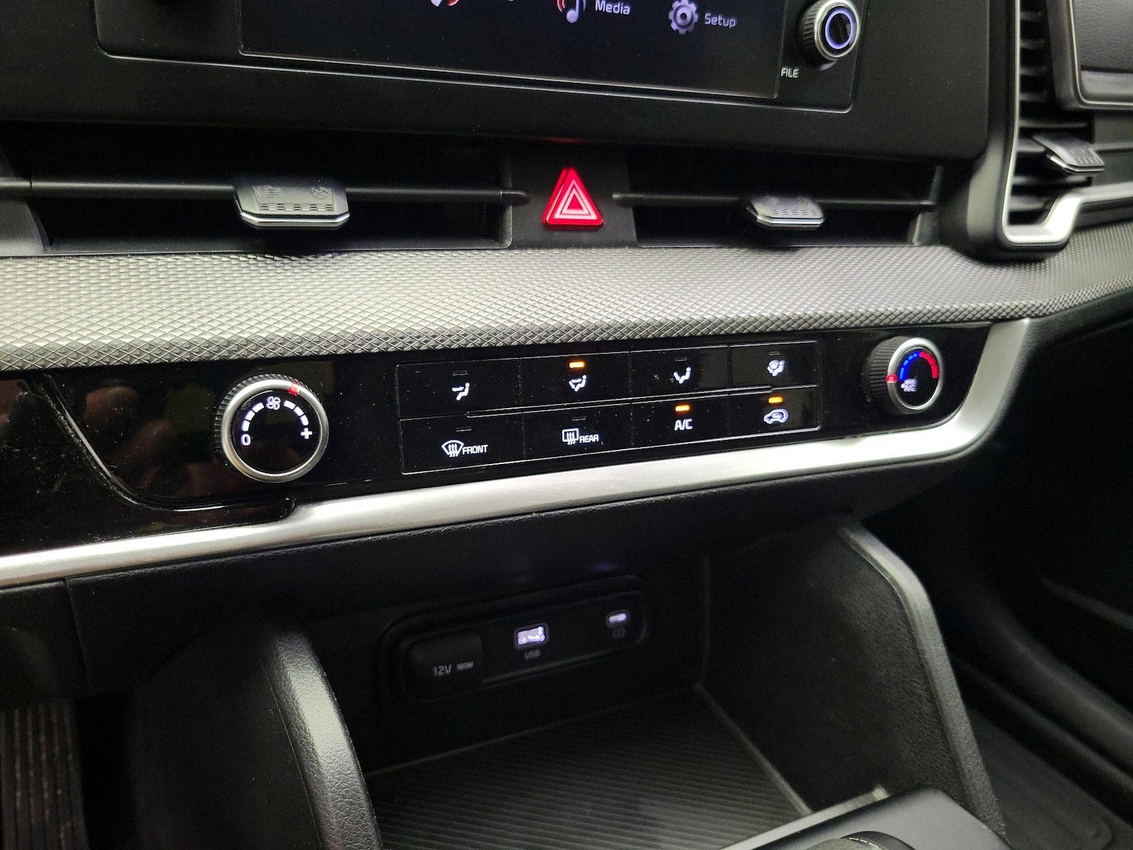 2023 Kia Sportage LX - Photo 17