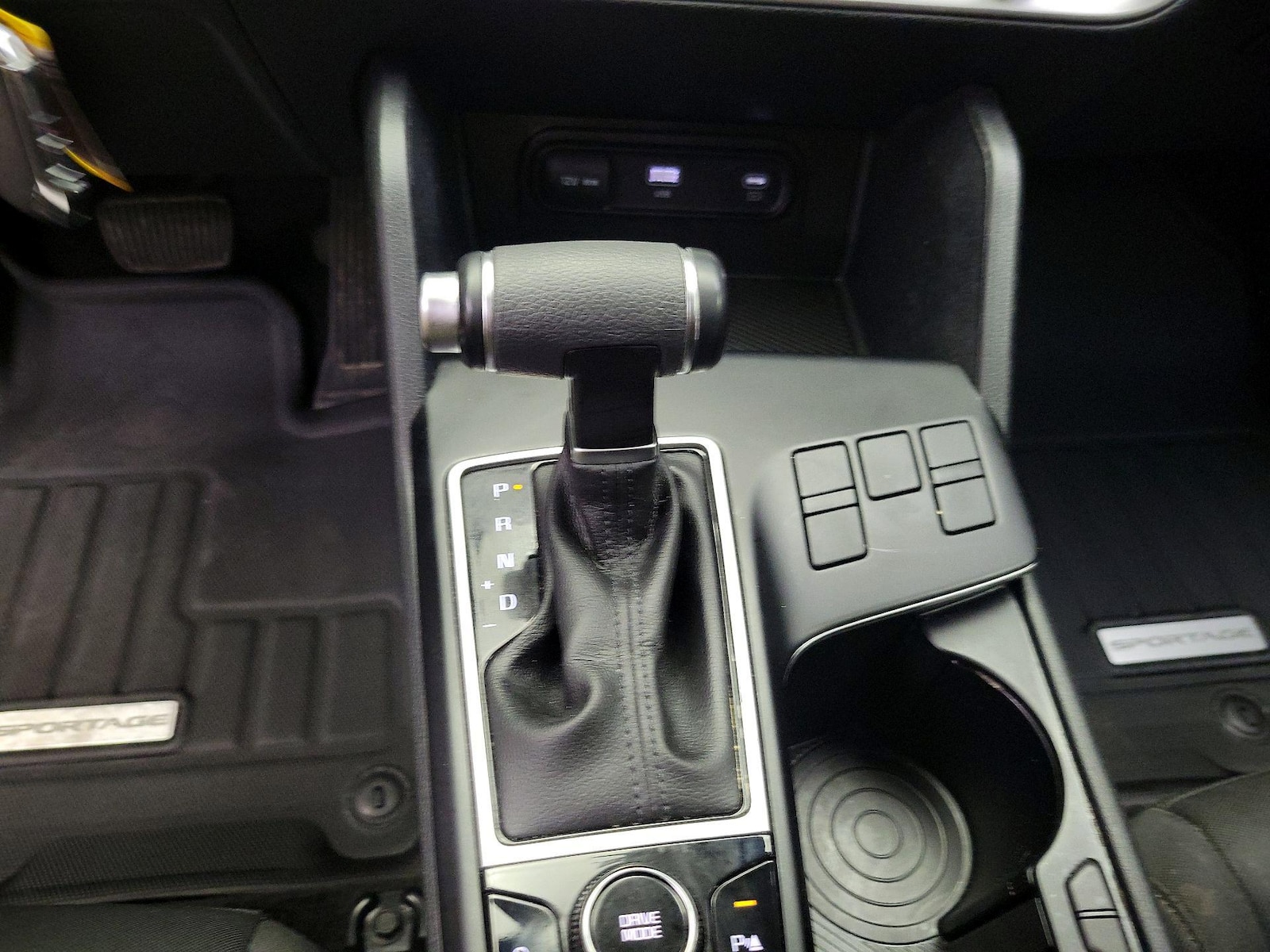 2023 Kia Sportage LX - Photo 18