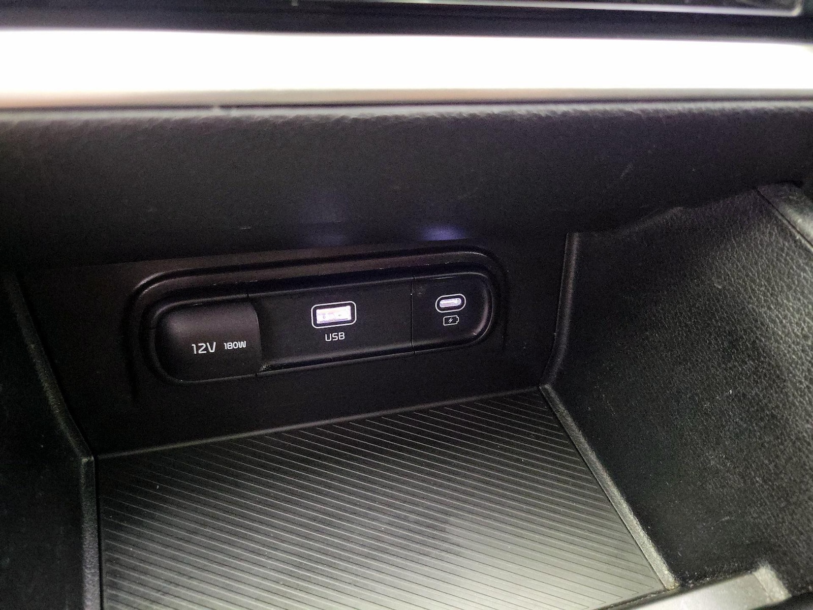 2023 Kia Sportage LX - Photo 19