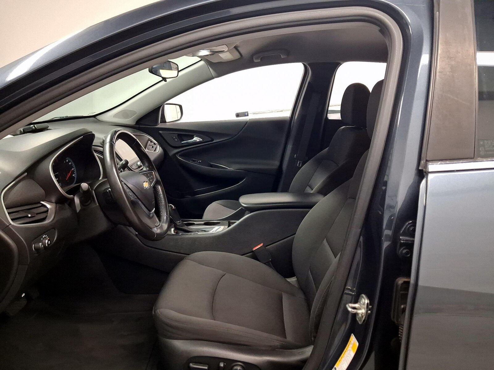 Power Seat(s) & Side Airbags