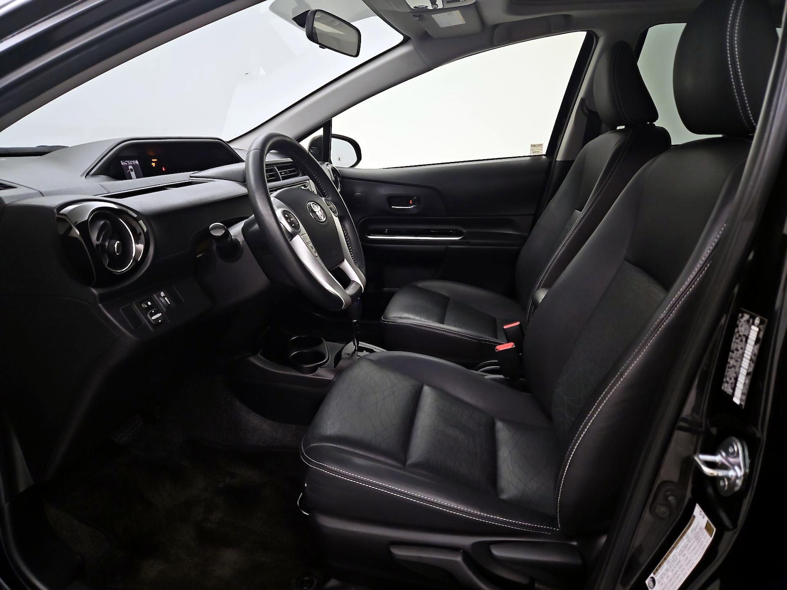 2016 Toyota Prius c Four - Photo 12