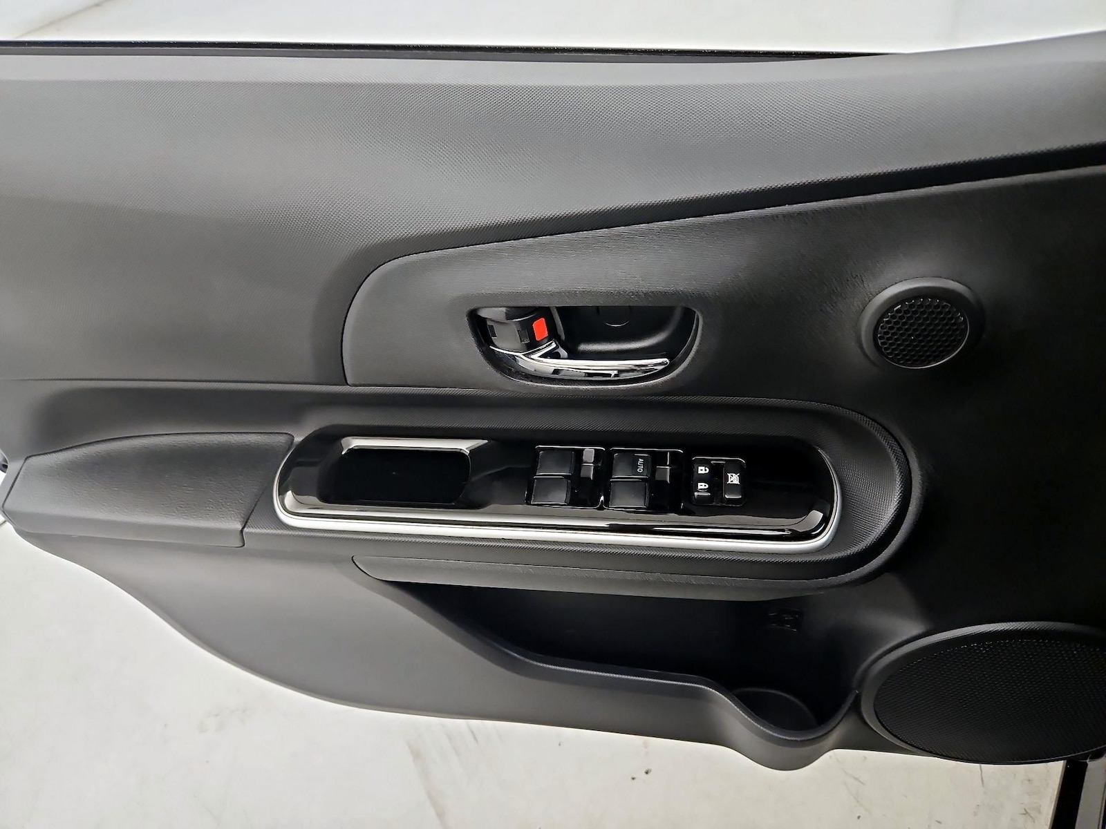 2016 Toyota Prius c Four - Photo 13
