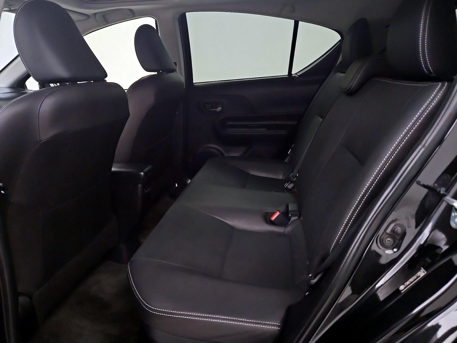2016 Toyota Prius c Four - Photo 22