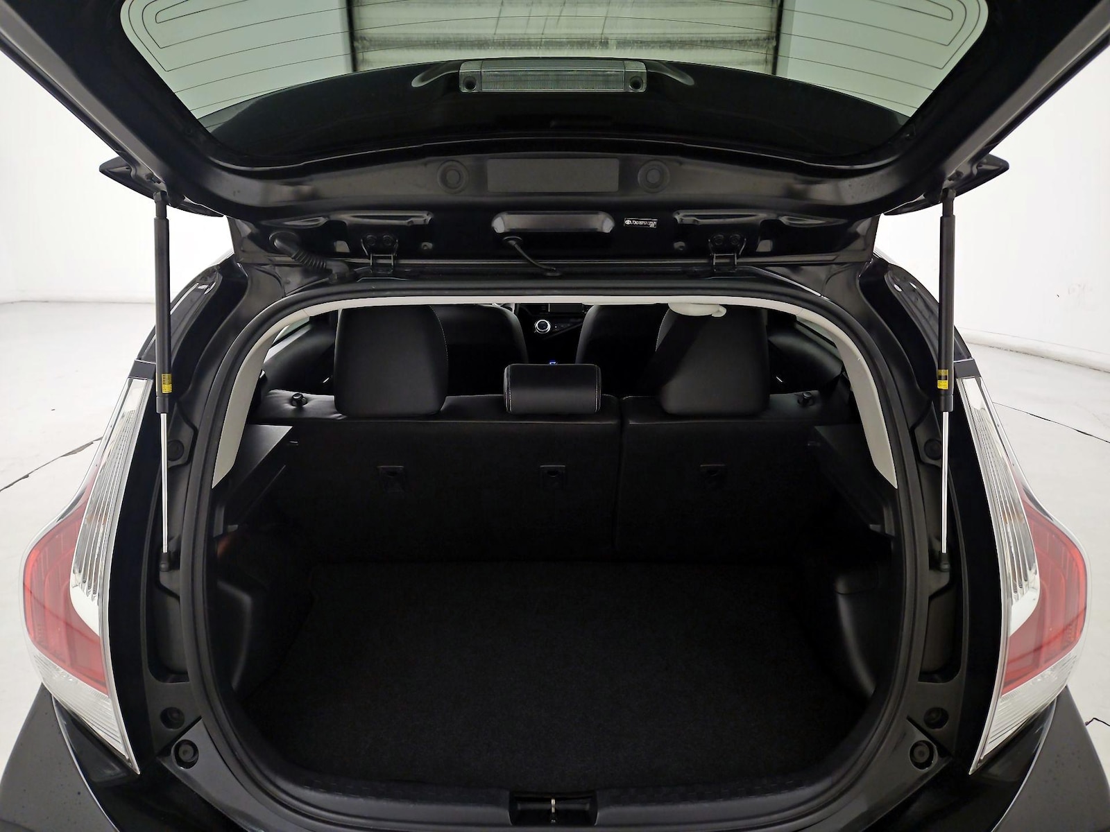 2016 Toyota Prius c Four - Photo 23