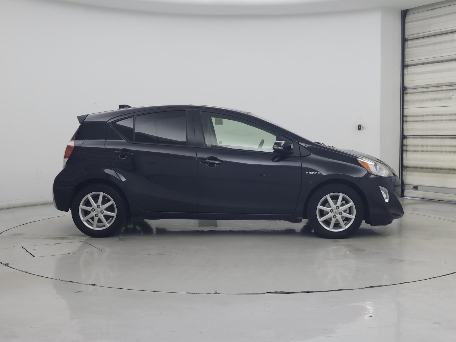 2016 Toyota Prius c Four - Photo 8