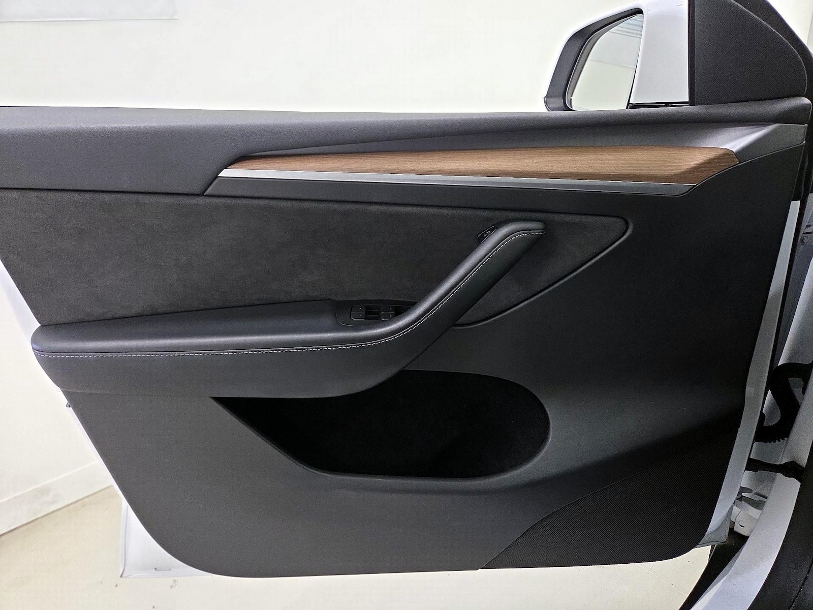 2023 Tesla Model Y Long Range - Photo 13