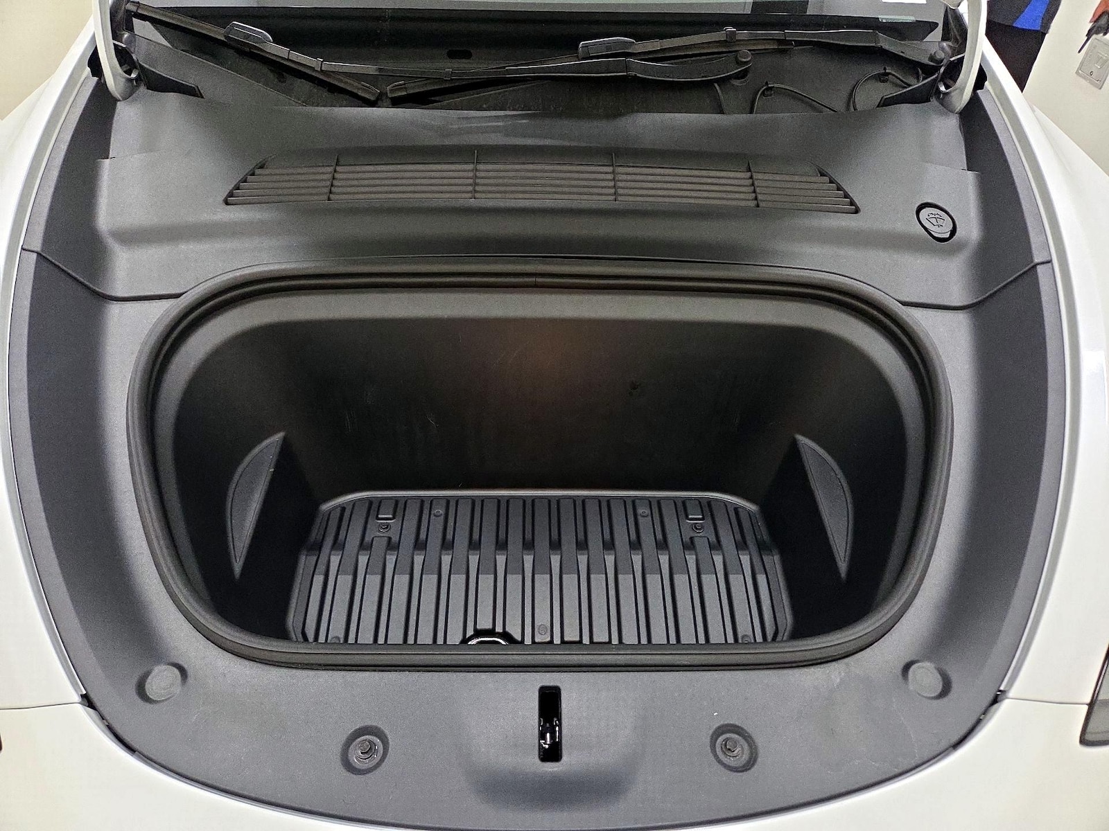 2023 Tesla Model Y Long Range - Photo 23