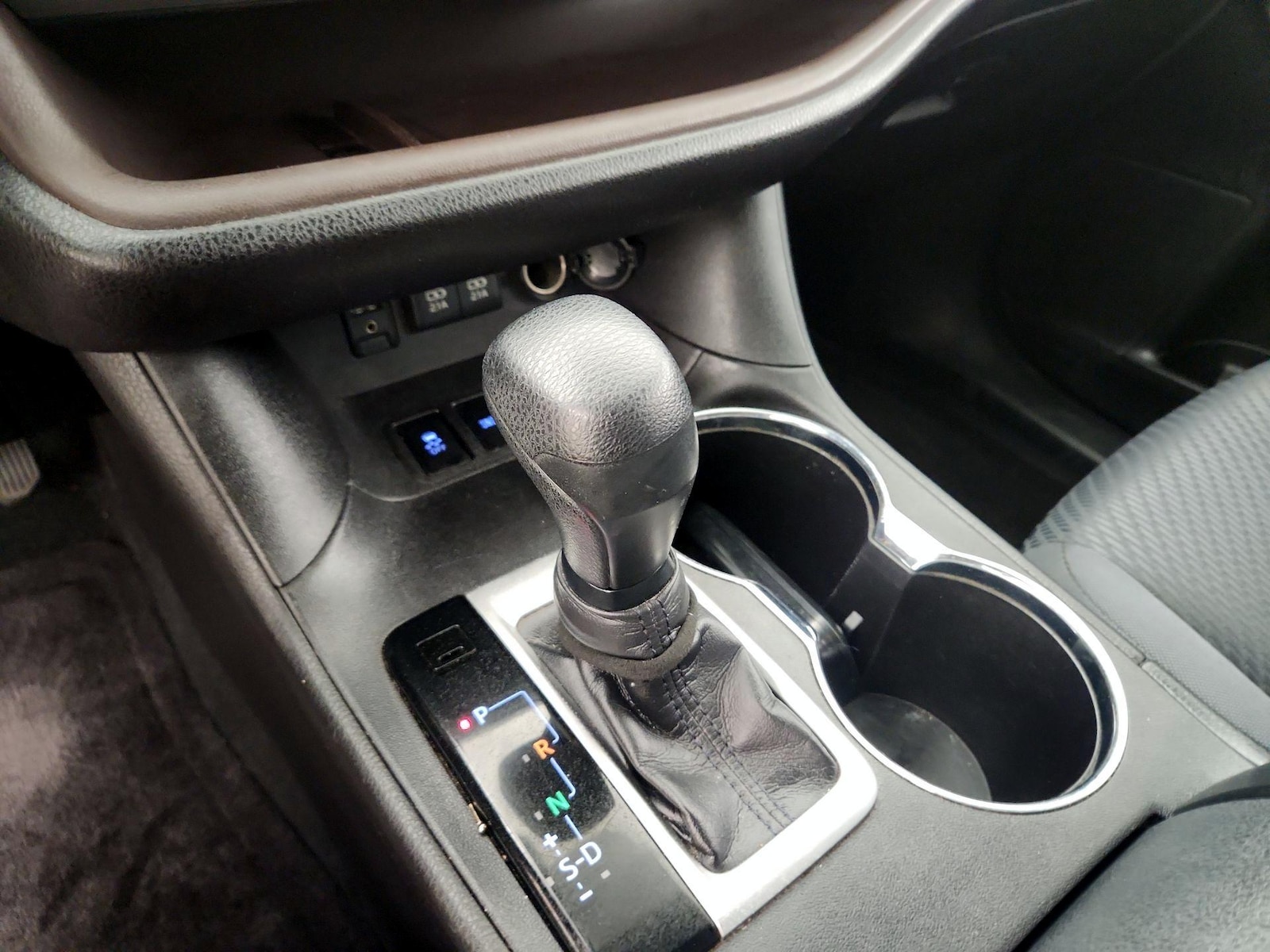 2018 Toyota Highlander LE - Photo 18