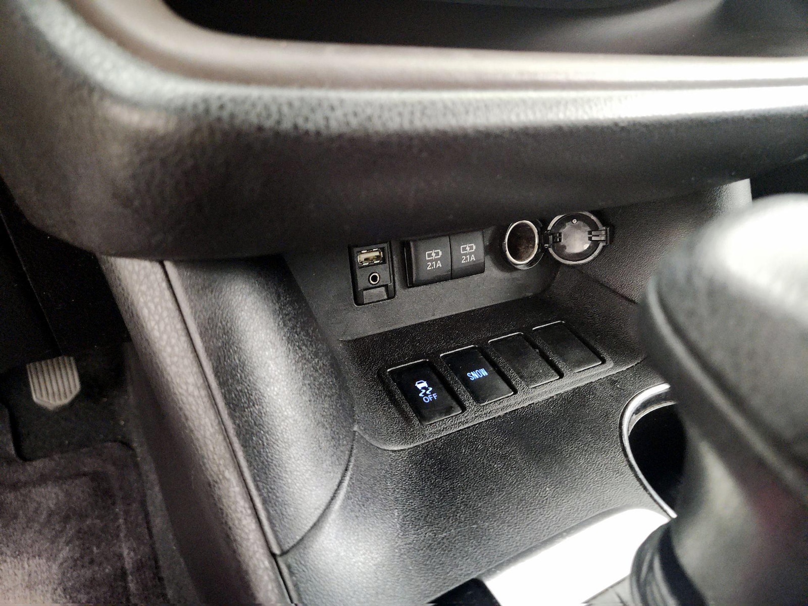 2018 Toyota Highlander LE - Photo 19