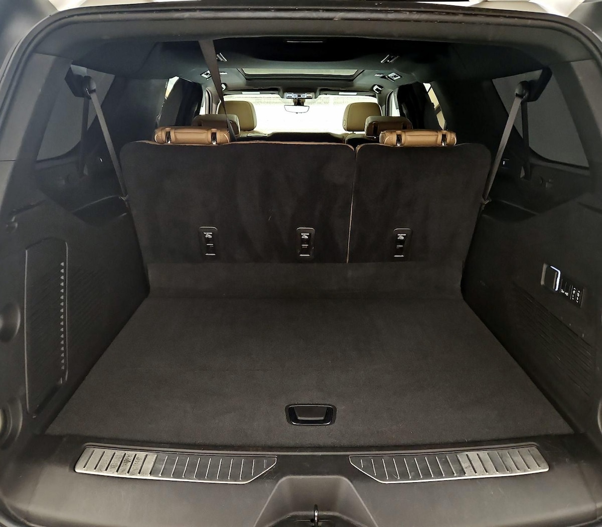 Trunk/Cargo (Seats Up)