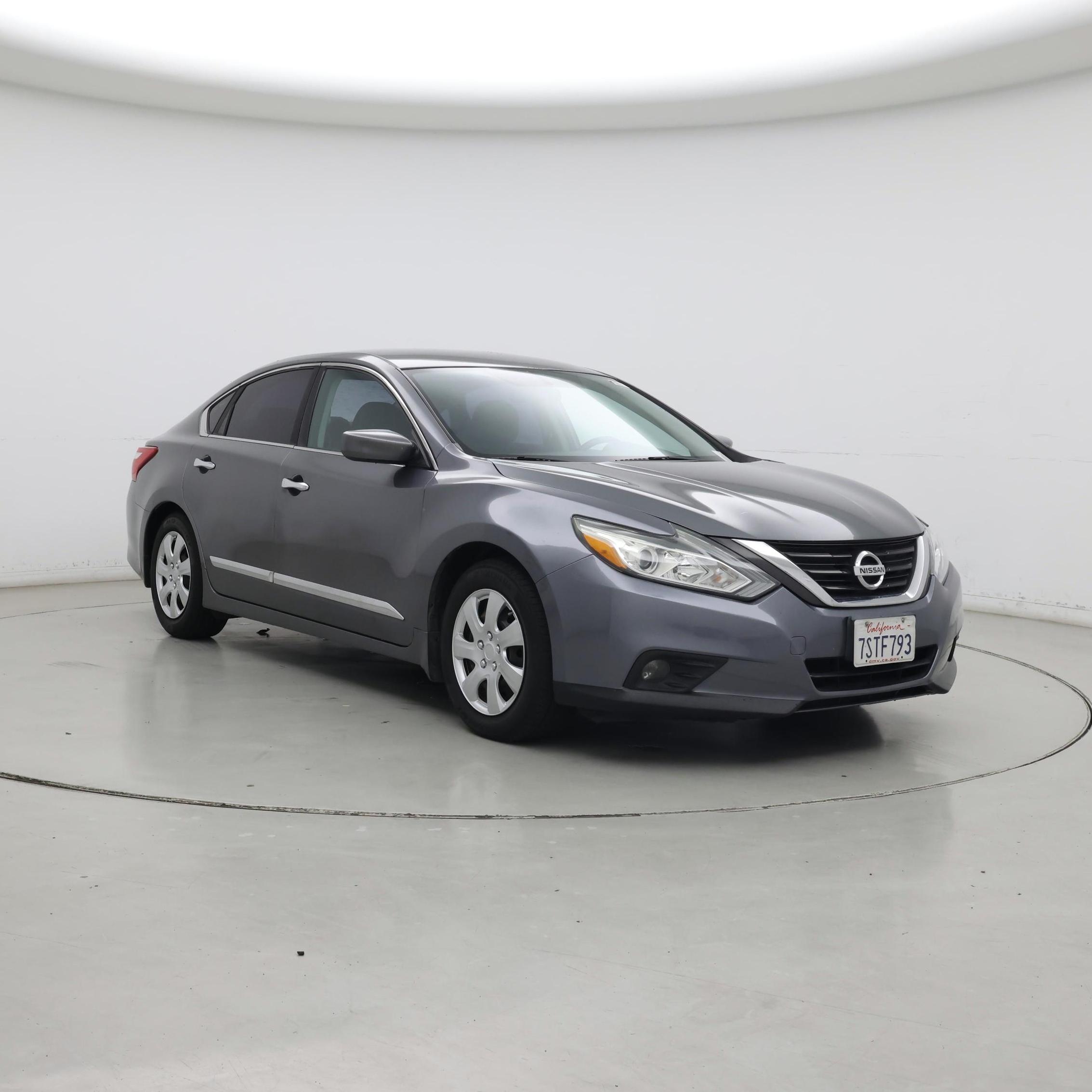 Gray 2016 Nissan Altima Sedan Front-Wheel Drive Automatic