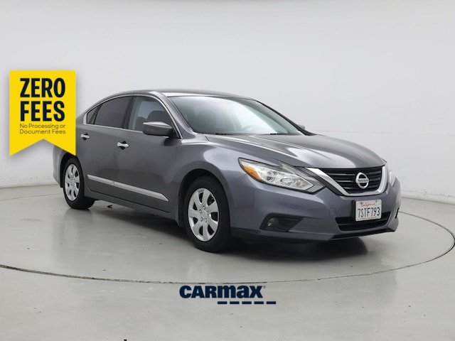 Gray 2016 Nissan Altima Sedan Front-Wheel Drive Automatic