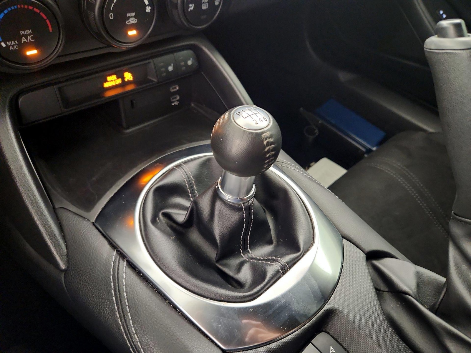 2024 Mazda MX-5 Miata Club - Photo 16