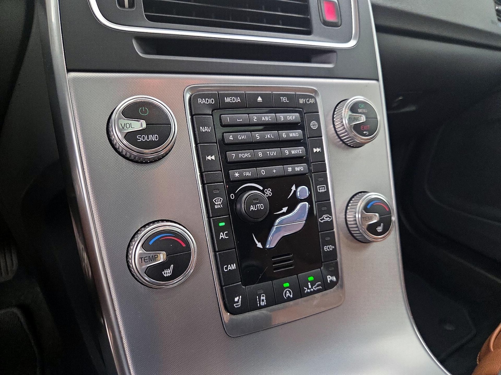 2017 Volvo V60 Premier - Photo 17
