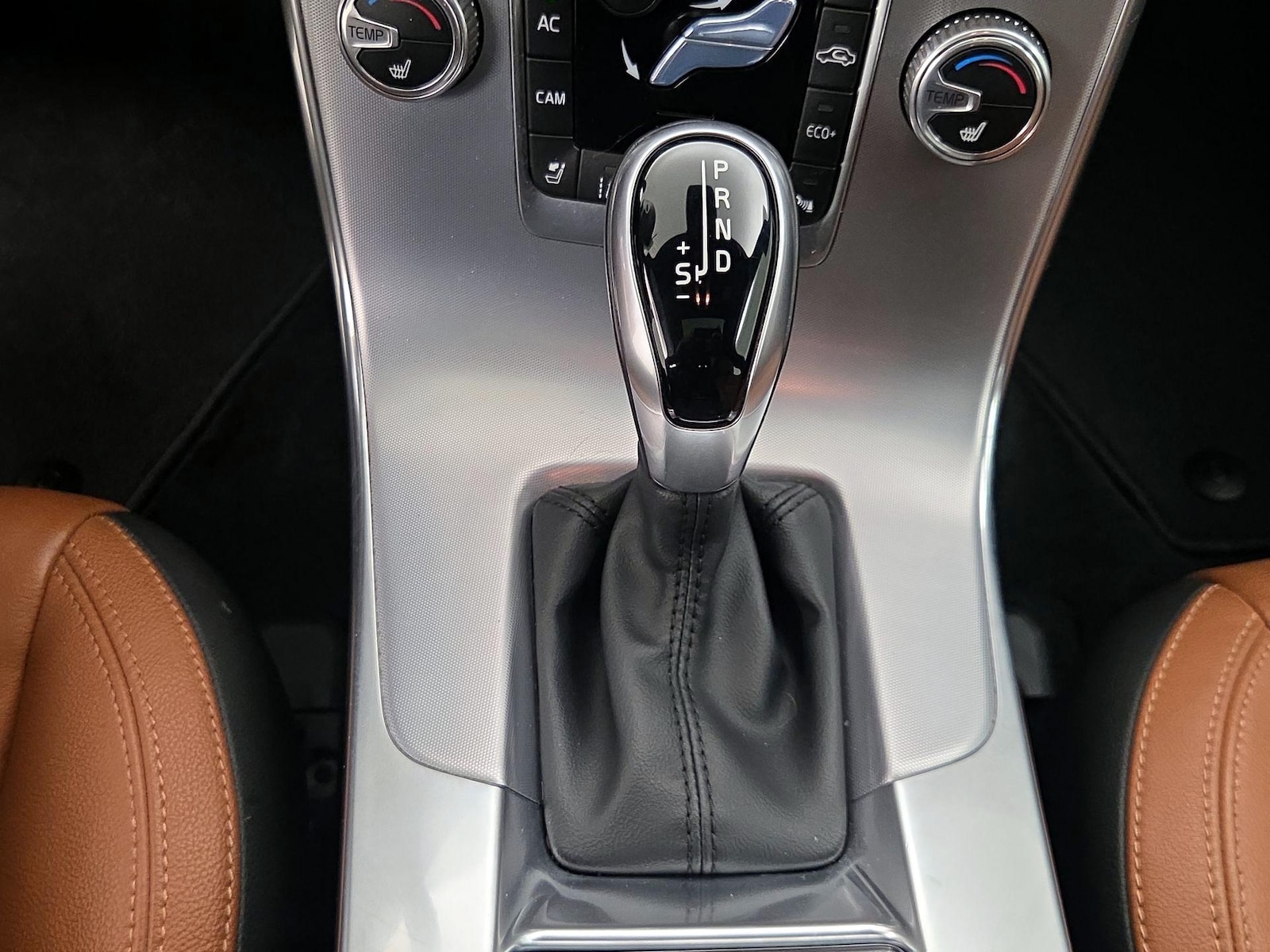 2017 Volvo V60 Premier - Photo 18
