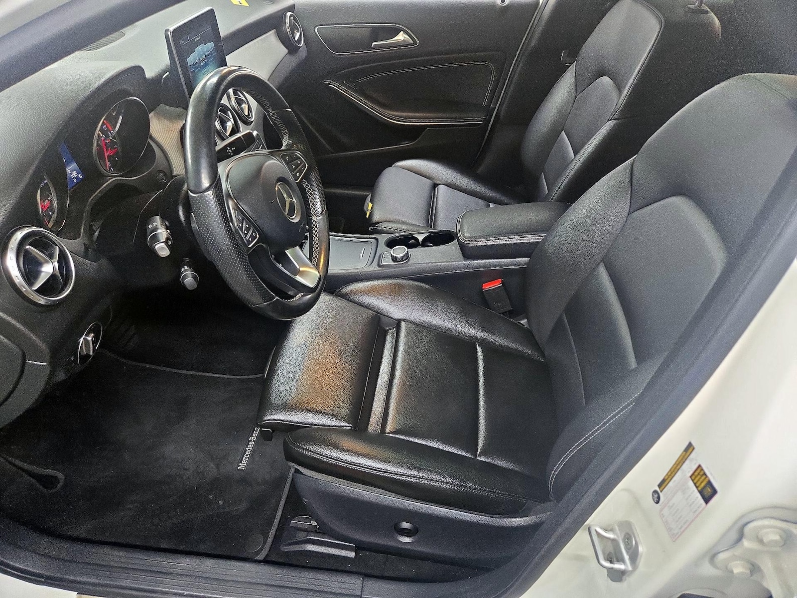 2016 Mercedes-Benz GLA-Class GLA250 - Photo 12