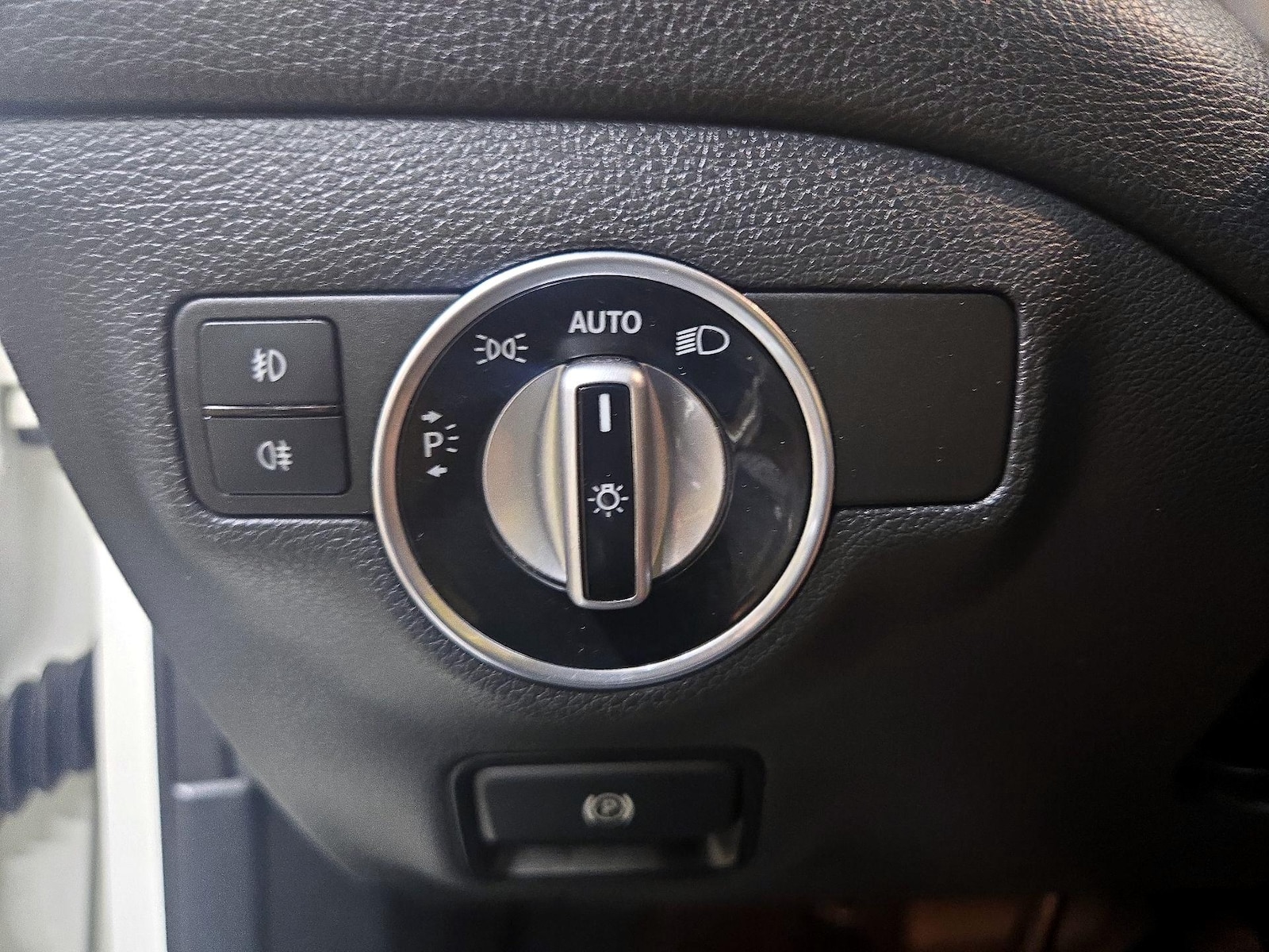 2016 Mercedes-Benz GLA-Class GLA250 - Photo 14