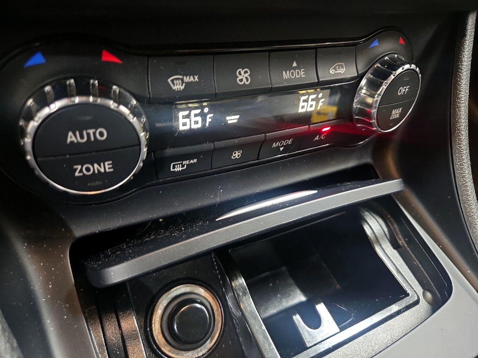 2016 Mercedes-Benz GLA-Class GLA250 - Photo 17