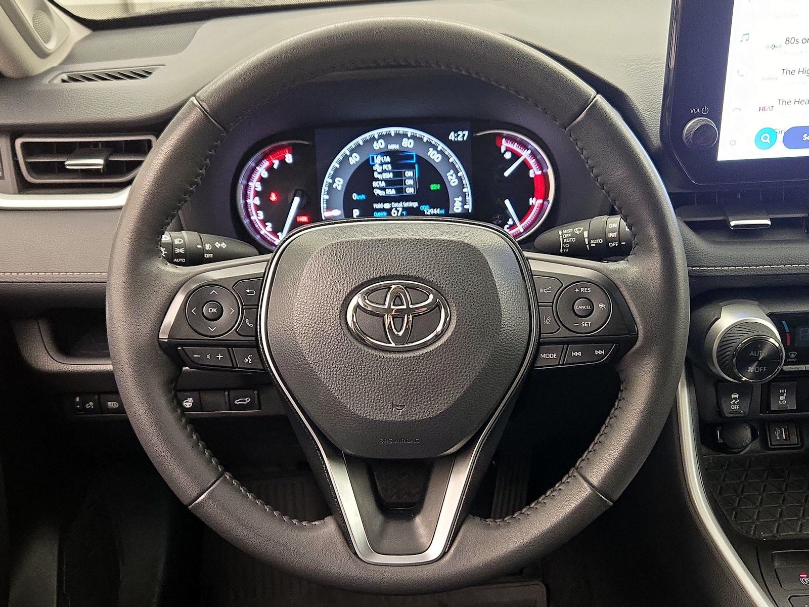 2025 Toyota RAV4 XLE Premium - Photo 11