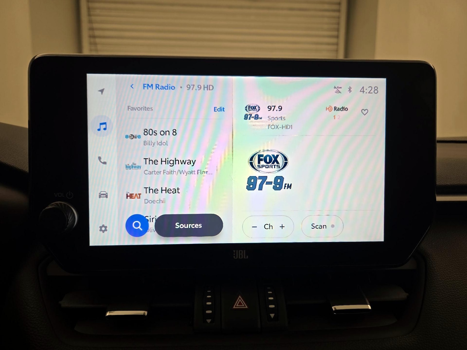 2025 Toyota RAV4 XLE Premium - Photo 17