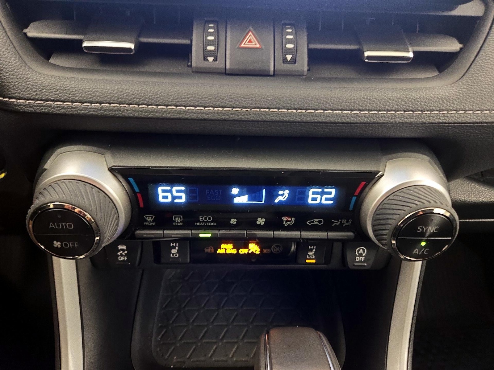 2025 Toyota RAV4 XLE Premium - Photo 18