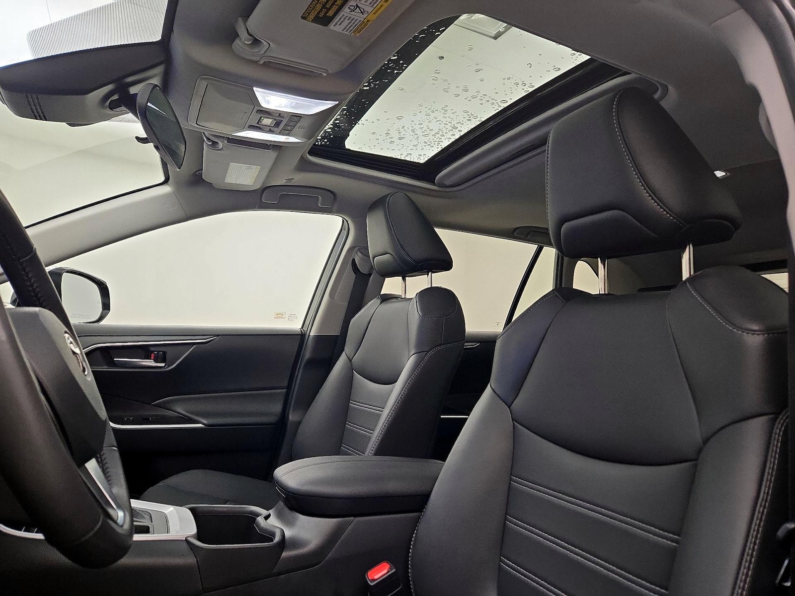 2025 Toyota RAV4 XLE Premium - Photo 21