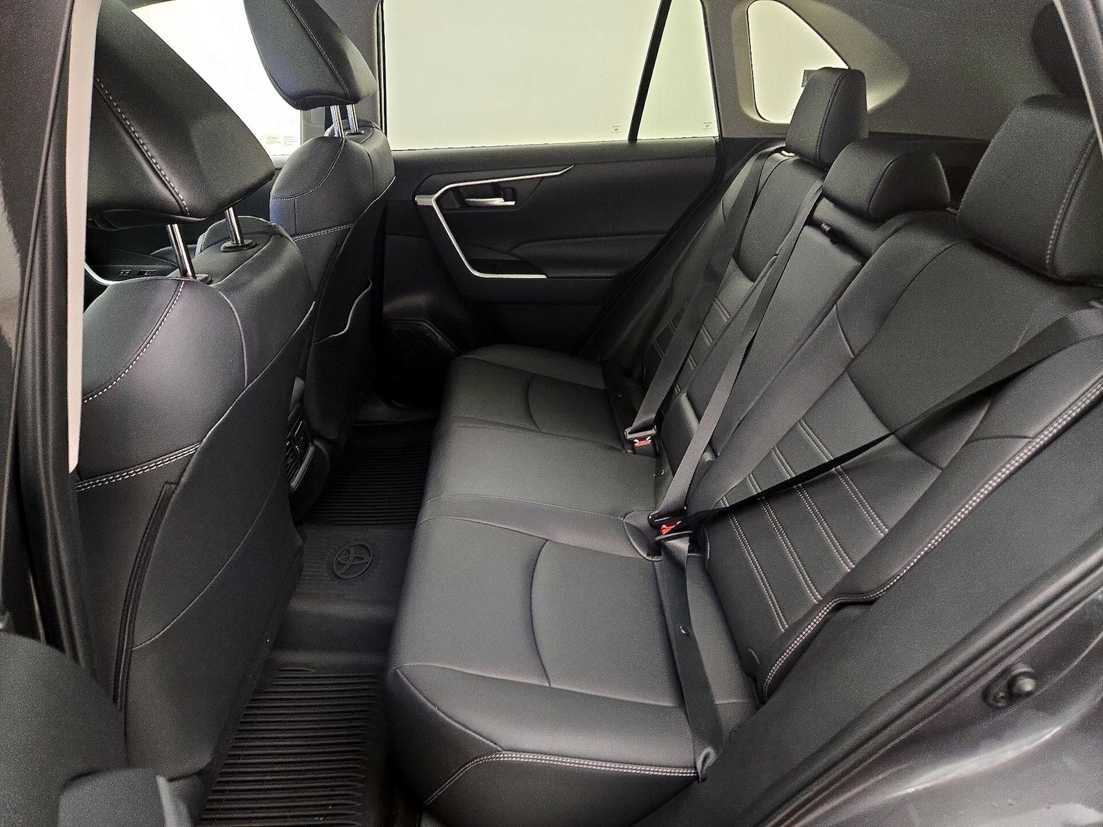 2025 Toyota RAV4 XLE Premium - Photo 22