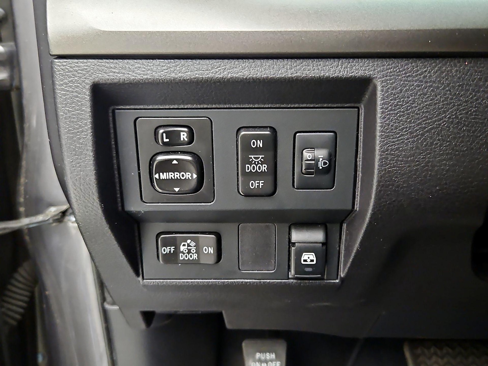2014 Toyota Tundra SR5 - Photo 14