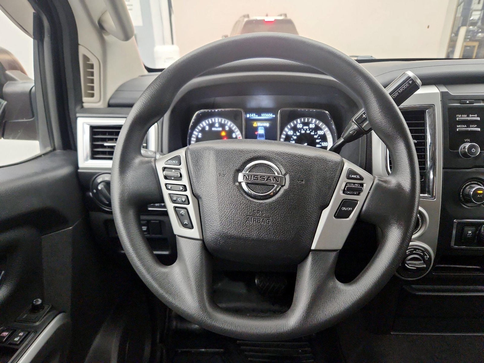 2017 Nissan Titan SV - Photo 11