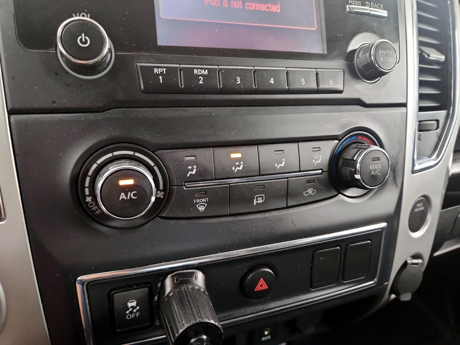 2017 Nissan Titan SV - Photo 16