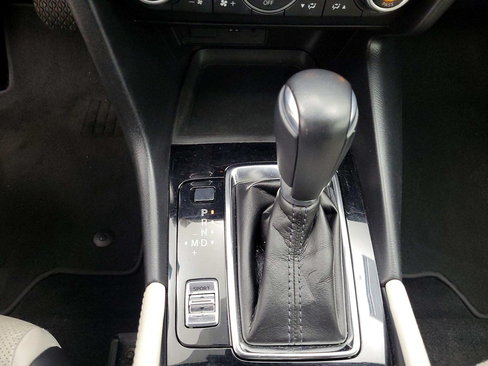 2018 Mazda Mazda3 Grand Touring - Photo 18